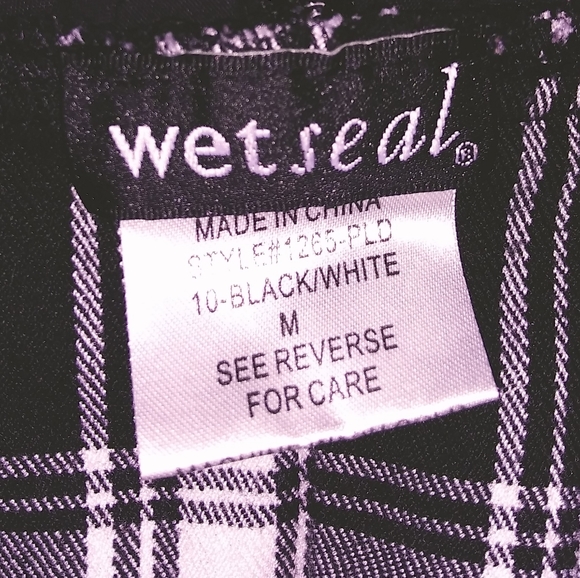🖤Wet Seal Skirt🖤 - Picture 4 of 8